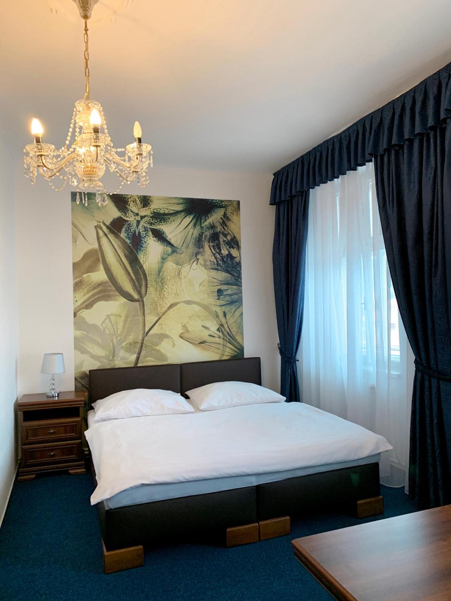 Hotel Ruzek Hranice  Extérieur photo