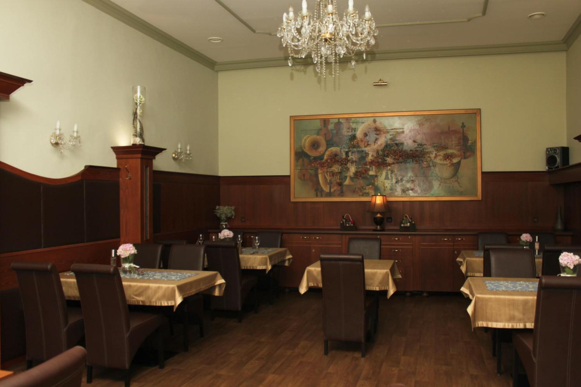 Hotel Ruzek Hranice  Extérieur photo